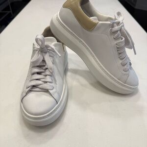 Valentino By Mario Valentino Fresia White Leather Sneaker Women's Sz 8 NEW